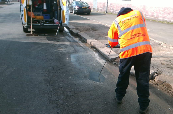 Snapshot of Allen checking for a leak