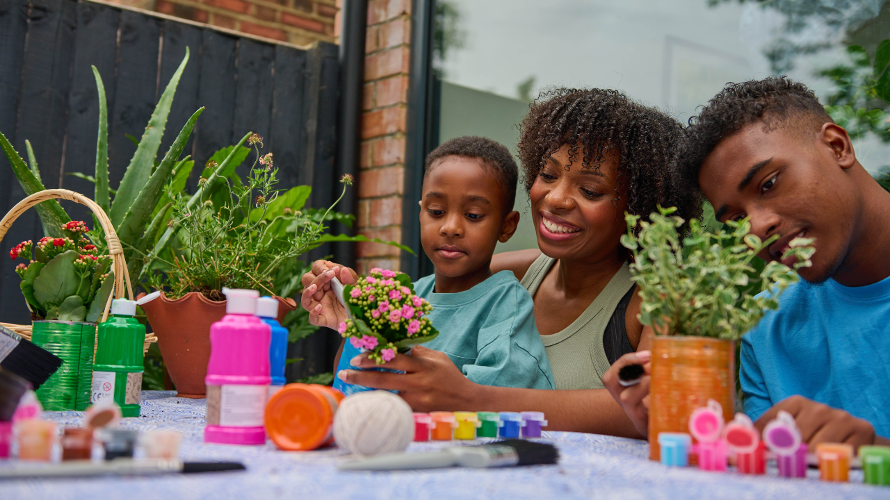Five egg-citing water-saving crafts for the Easter holidays! 